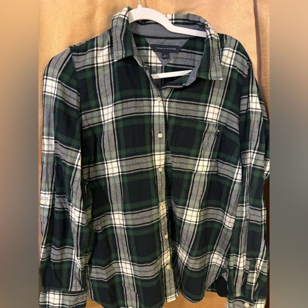 EUC women’s Tommy button down. Size large